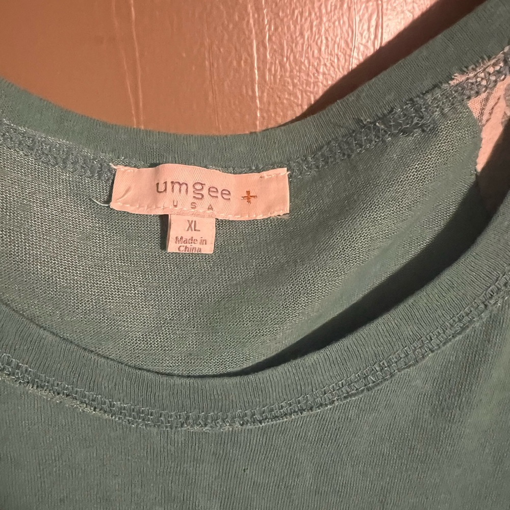 Umgee Teal Top with Floral Sleeves - Picture 2 of 6